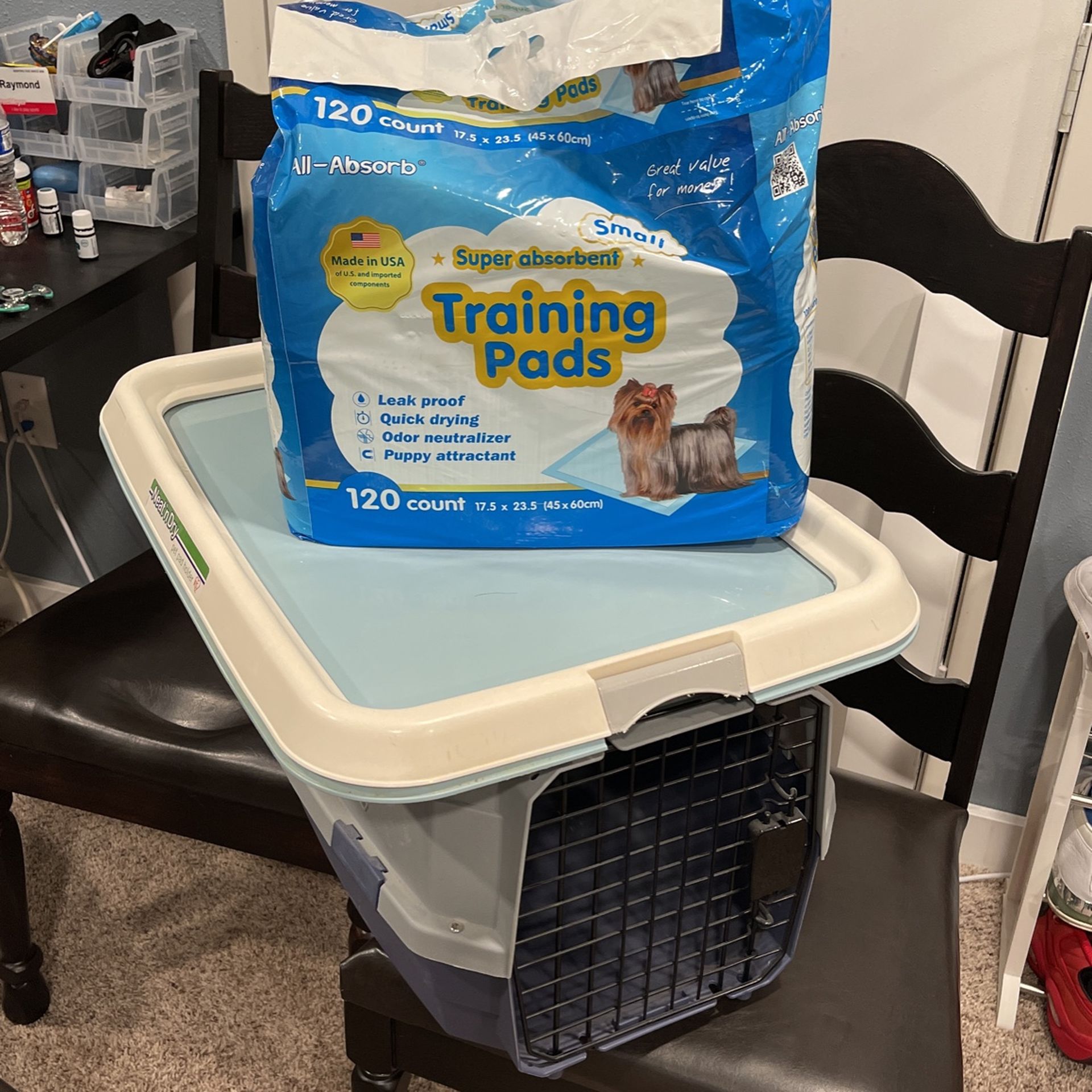 Kennel, Training Pads, And Training Pad Holder