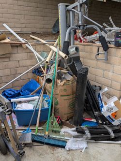 Junk & Trash 🚛🛋️🪞🪑