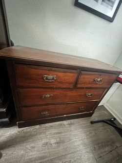 Dresser