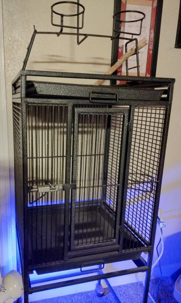 Well Built Bird Cage / No Perches / Frame Rolls