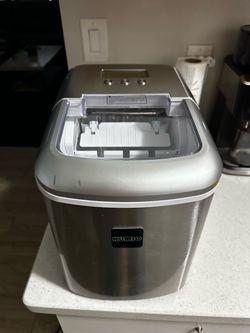 Kumio Countertop Ice Maker
