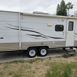 2009 Nomad Skyline 24ft