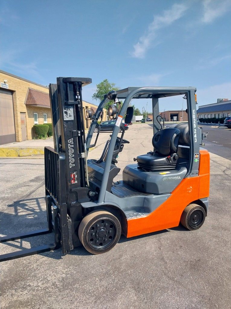 Toyota Cushion Propane 5000 LB. Forklift