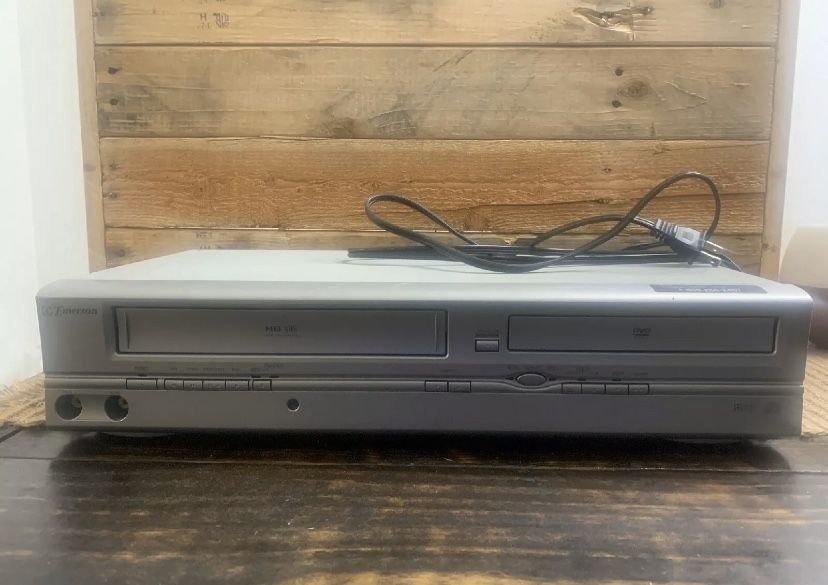 Emerson EWD2004 DVD Player- Tested- Works- No Remote