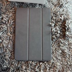 iPad mini 4 – 128GB – Excellent Condition – With Box + Case