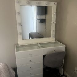 Make Up Vanity 