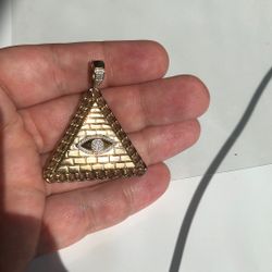 18k Gold Plated Pendant 