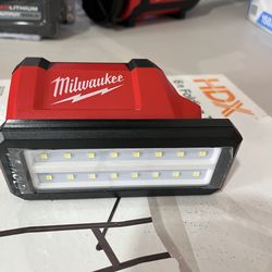Milwaukee m12 light
