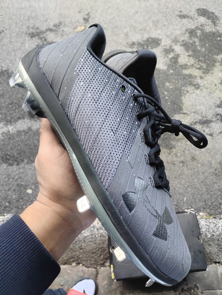 Under Armor Size 10.5 Cleats 