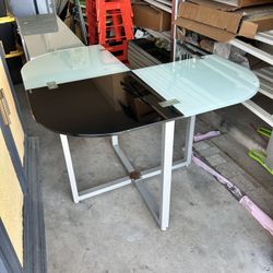 Modern Checkered Black And White Retro Dining Table