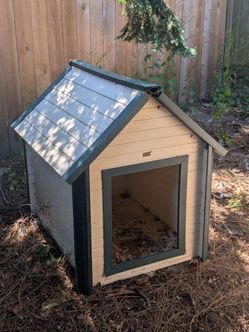 Dog House- Large
