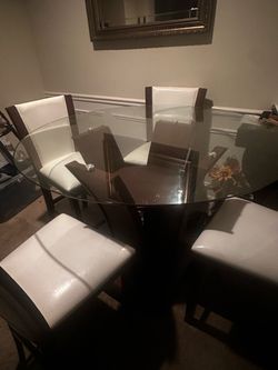 Dining room table