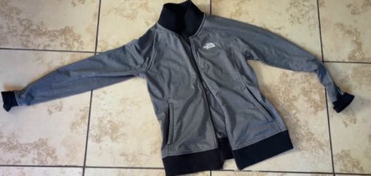 Used Women’s The north face sweater Size M