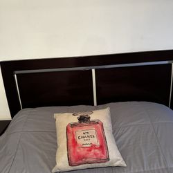 Queen Bed With Two Nightstands And A Dresser