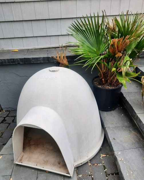 Large Outdoor Pet Shelter Dome