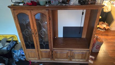 Entertainment center
