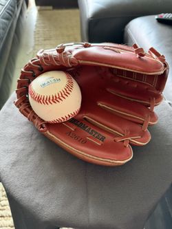 Wilson A2610 Glove And Tee Ball