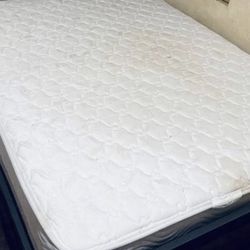 Simmons Beautyrest Queen Size bedroom Mattress 8”  only, no frame (contact info removed) 
