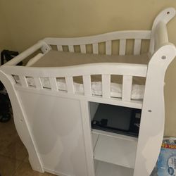 Cuna Para Bebé Como Nueva Con Cambiador 