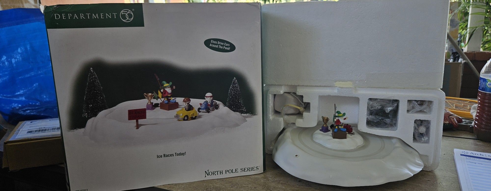 Department 56- North Pole Serie-Ice Races Today