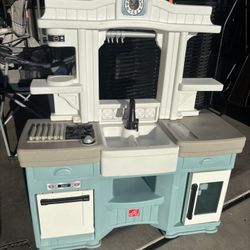 Play Kitchen 