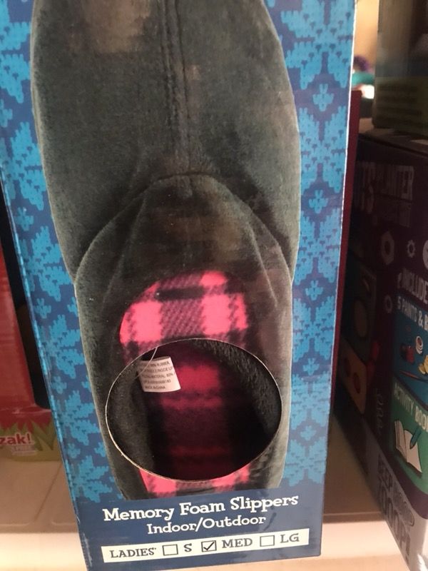 Woman’s slippers new size 7/8