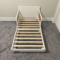 Toddler Bed (no mattress)