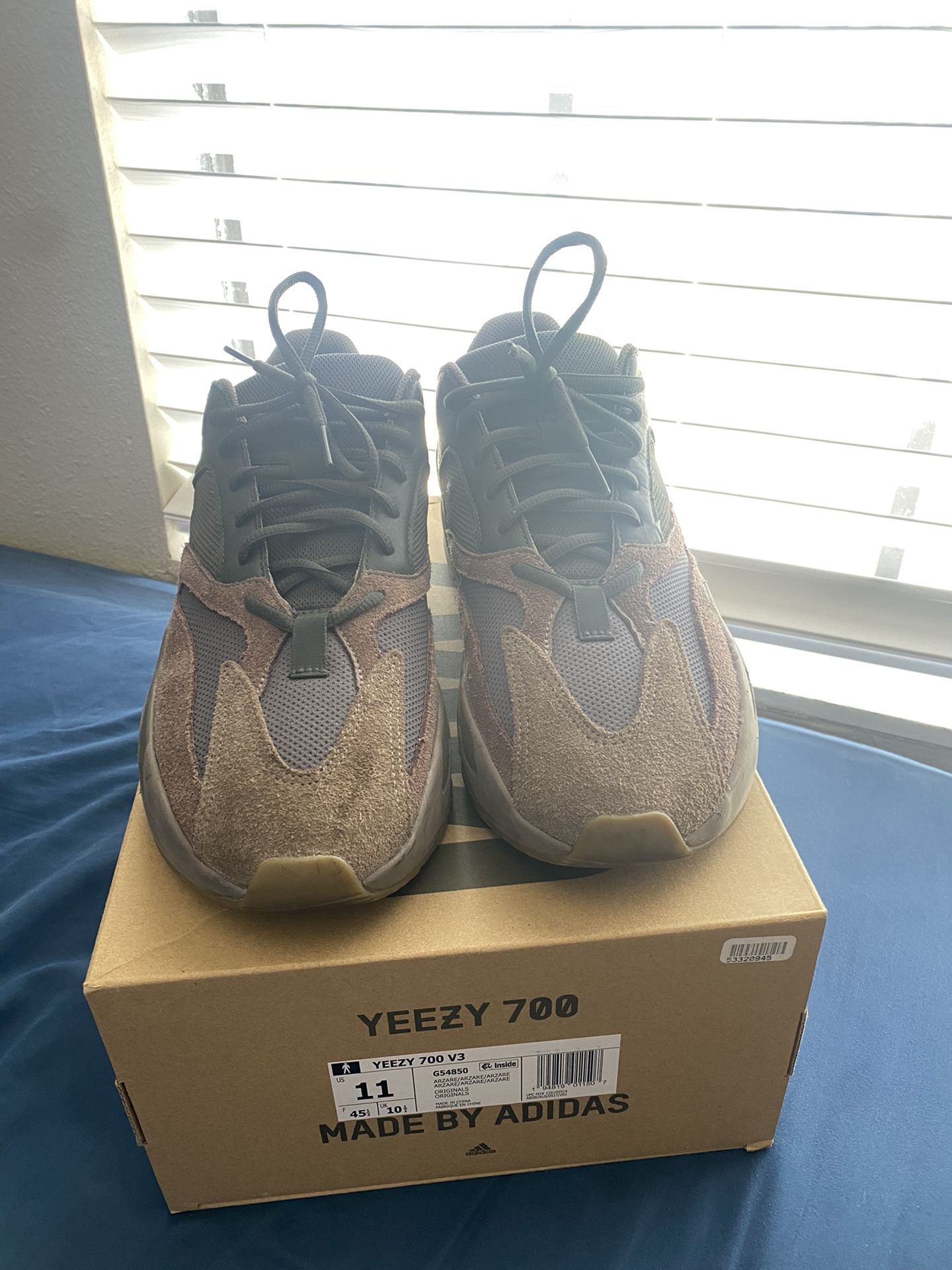 yeezy 700 box price