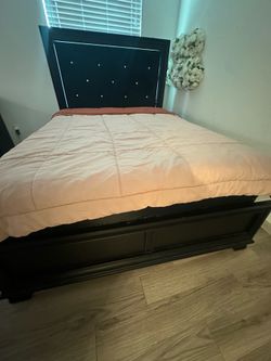QUEEN BED FRAME