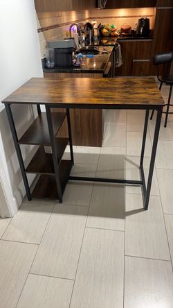 Dining table with 3 shelves