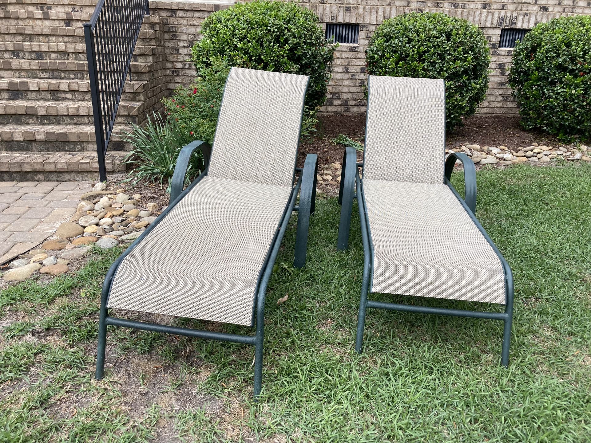 Chaise Lounge