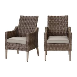 New 2 pack. Wicker patio chairs . Retail 440.00