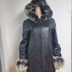 Women Genuine Leather and Fur Jacket Size MEDIUM-LARGE 