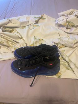 Men’s Nike tennis shoes, size 11