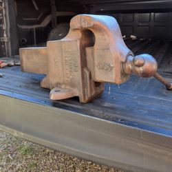 Yost Antique Vise
