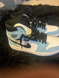 Jordan 1 Mid Unc