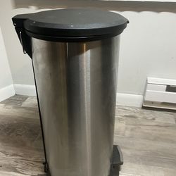 Trash Can 