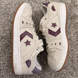 Converse Tennis Shoes