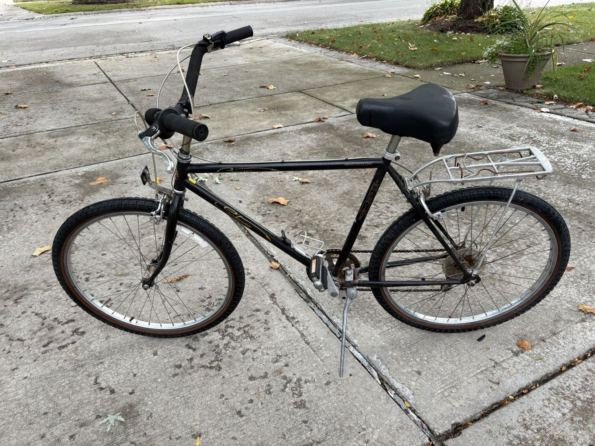 Twin cruiser, supreme bicycle beautiful vintage style mountain bike comfortable ride For tall people 26 inch wheels 21 inch frame  Shifts great!  Coul