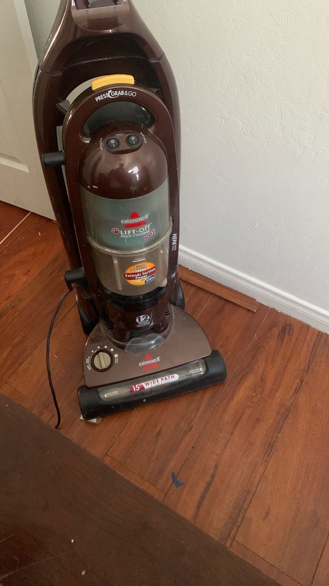 bissell lift off multi cyclonic pet vacuum