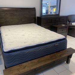 PETER WOOD WOTH BENCH BEDROOM SET! WE SELL BRAND NEW! 