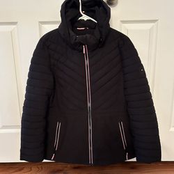 Tommy Hilfiger Women’s Hooded Puffer Coat / Jacket (Black) Size Large