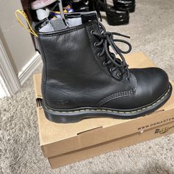 Dr. Martins 