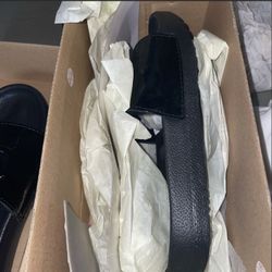 UGGS Flat Slip On Black Size 7 Pre Owned In Good Condition 