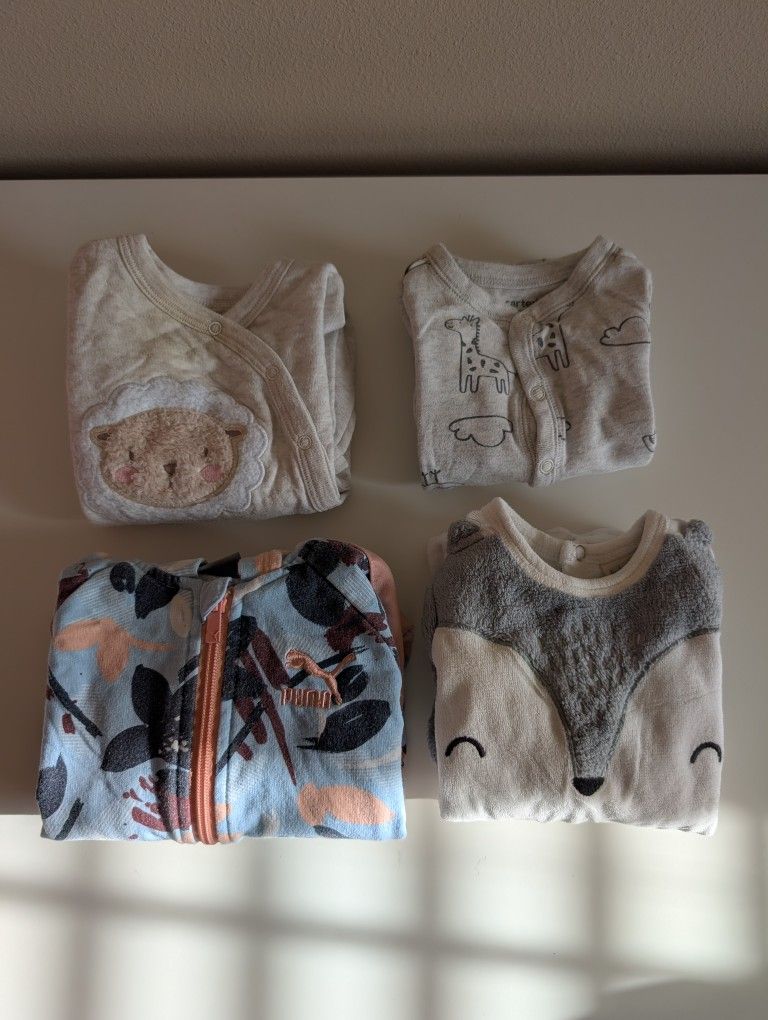 Set Of 4 cozy winter baby onesies / one piece pajamas, 3 Months