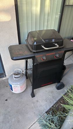 Grill and full propane tank works perfect
