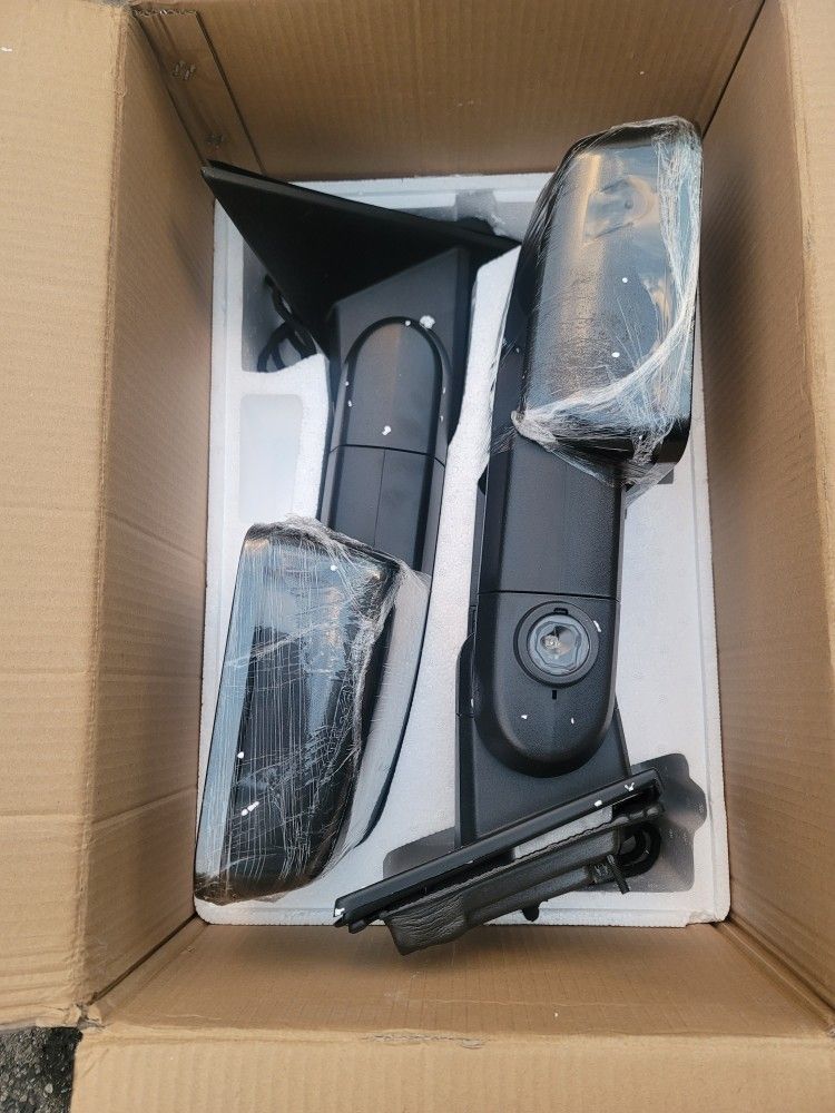 Brand New Towing Mirrors For Chevy Silverado Or GMC Sierra. 