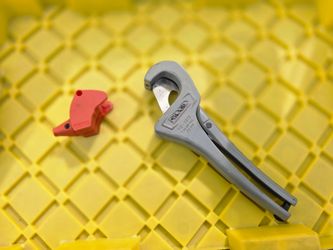 RIDGID PC-1375 Plastic Pipe Cutter pex pvc