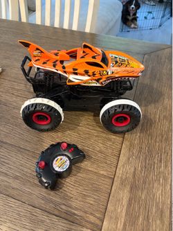 Hot Wheels Tiger Shark Monster Truck RC