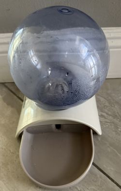 Brookstone Pet Water Fountain. Cat Or Dog 